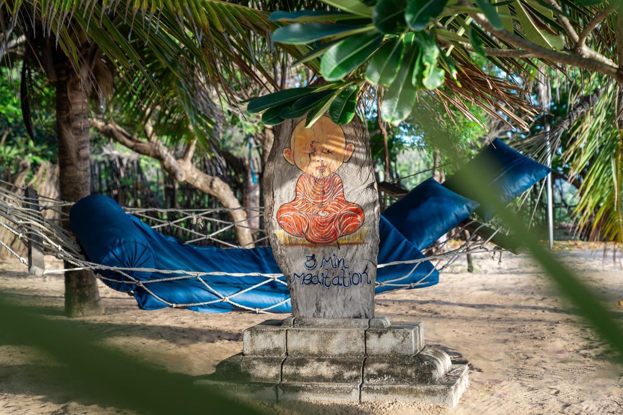 ホテル アマンタ ビーチ ニラヴェリ エクステリア 写真